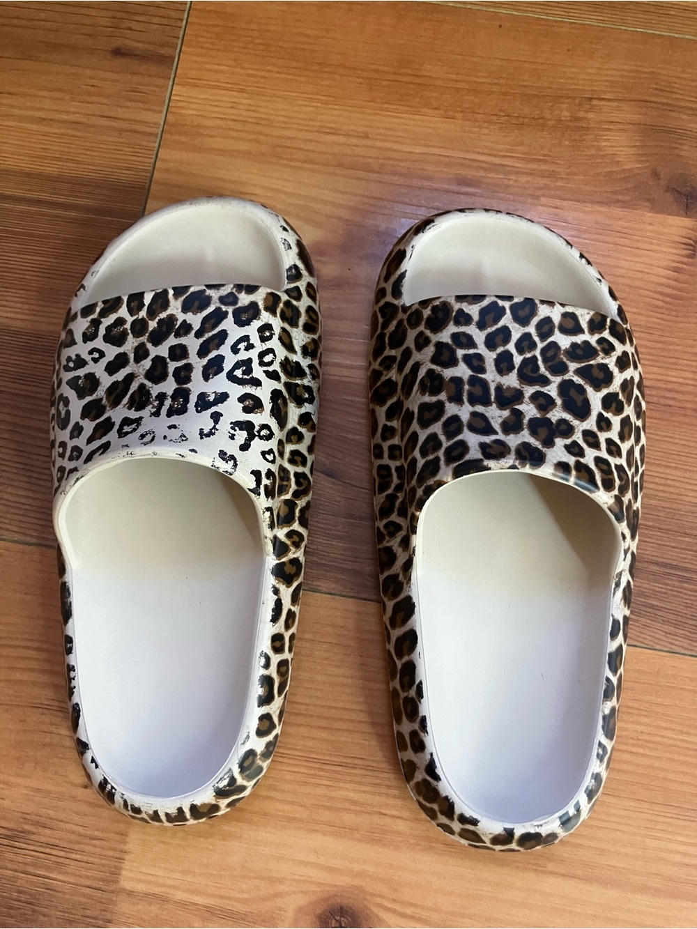 Leopard Print Slide Sandals - Neutral/Cream US size 7-8
